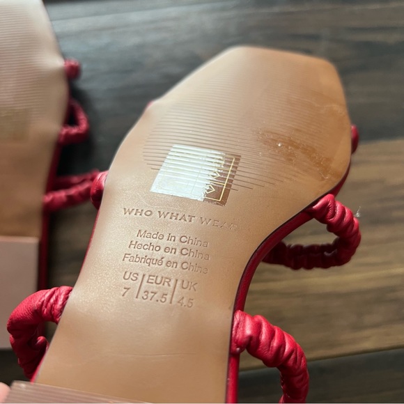 Who What Wear Red Elastic Strappy Sandals NWOT - Picture 3 of 3